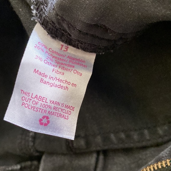 Black skinny jeans from NO BOUNDARIES - Picture 3 of 4